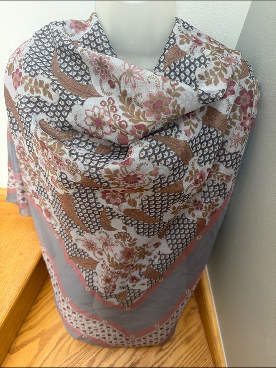 Vintage Accessories - Vintage Floral Paisley Scarf in Gray, Pink, Brown